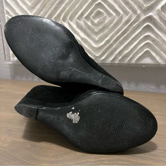 BCBG suede leather black 4” wedge Ruched ankle booties boots 8.5 Whimsigoth - Picture 7 of 8